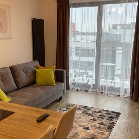 2-Room In New House, Wola Варшава Екстериор снимка
