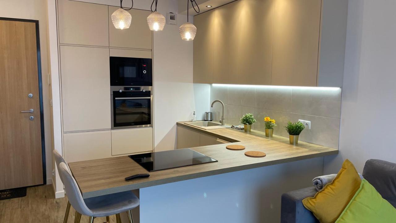 2-Room In New House, Wola Варшава Екстериор снимка