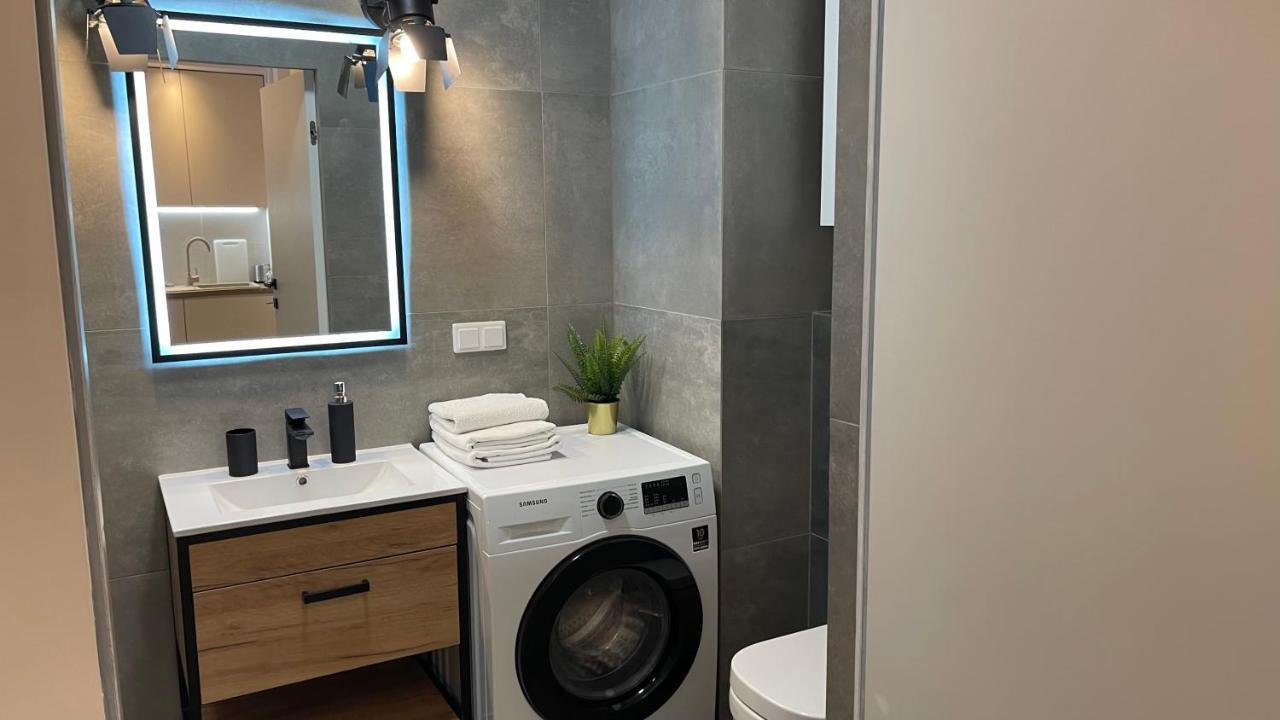 2-Room In New House, Wola Варшава Екстериор снимка