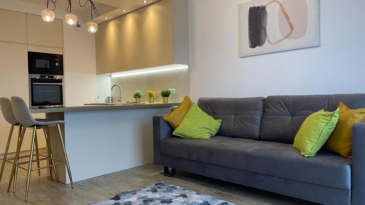 2-Room In New House, Wola Варшава Екстериор снимка